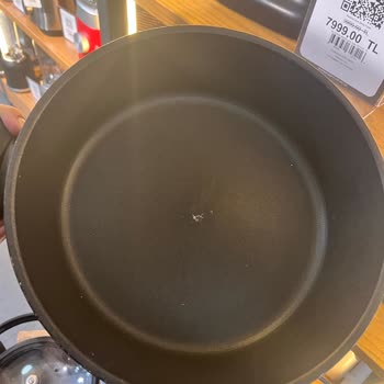 Karaca Züccaciye Bio Diamond Tencerenin Kulp Kısmından Soyulmaya Başlaması