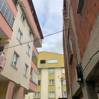 Evimin Dış Cephesine İzinsiz Kablo Ve Kutu Yerleştirilmesi Mağduriyeti