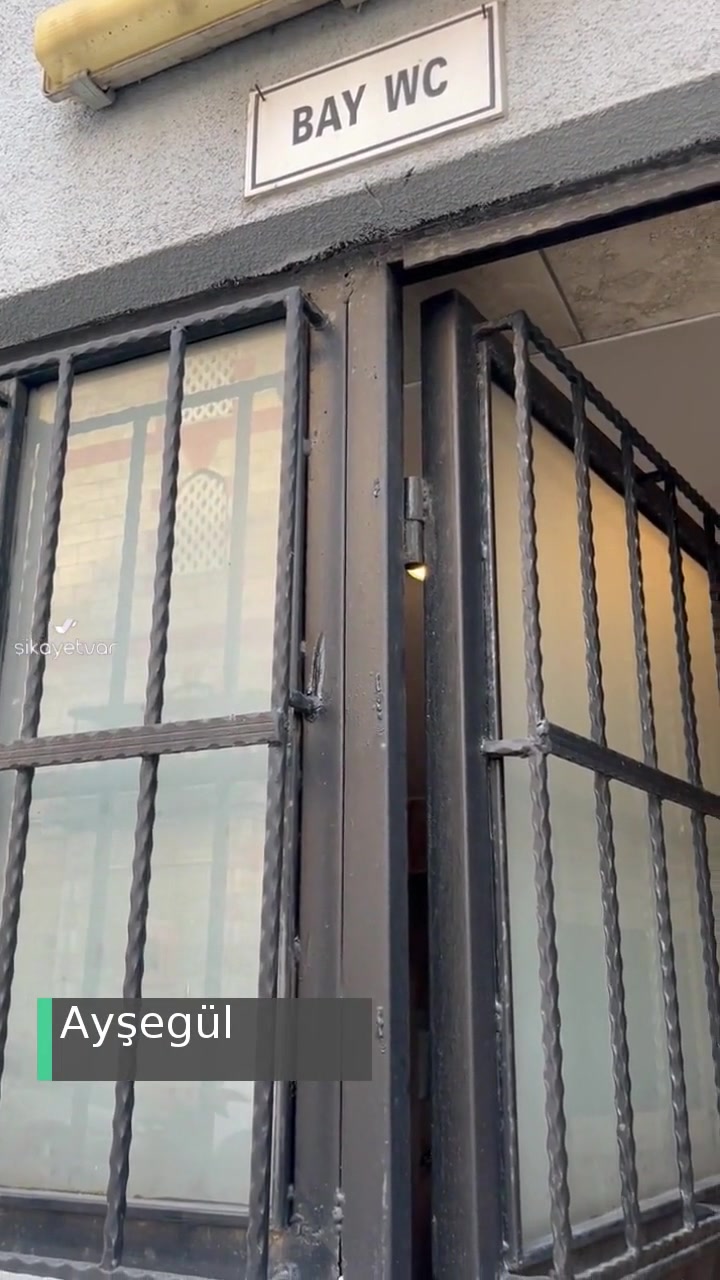 Camide Erkeklere Açık, Kadınlara Kapalı Tuvalet – Açık Ayrımcılık videonun kapak resmi