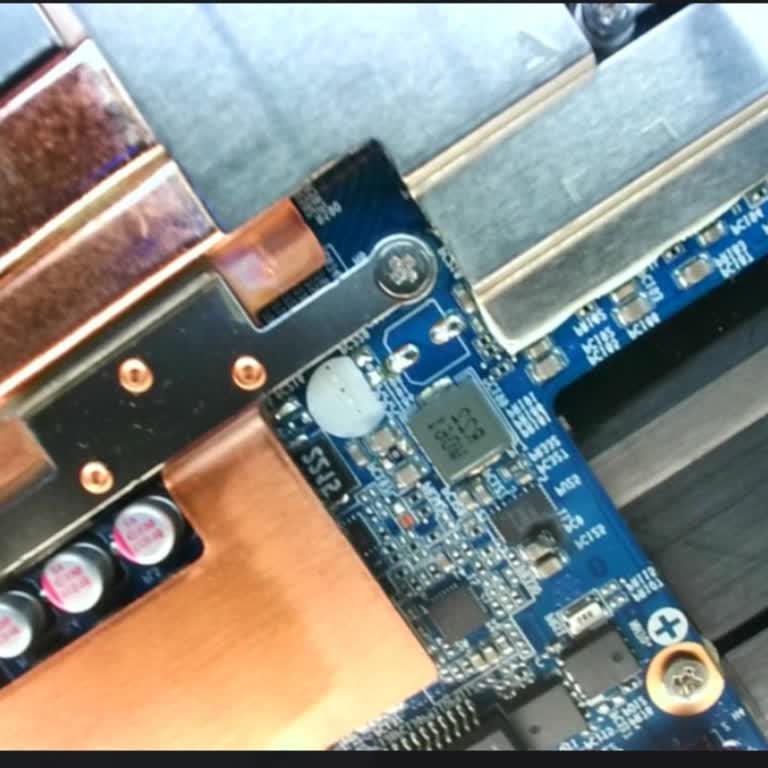 Monster Notebook Oyunu Açar Açmaz Aşırı Fan Sesi Ve Ciddi Derecede Isınma Sorunu Yaşıyordum