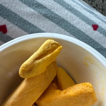 Meyve Cipsinde Saç! Hijyen Problemi Ve İletişimsizlik