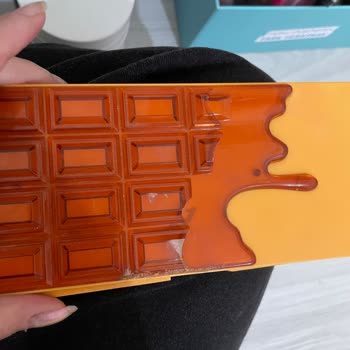 Revolution Makeup Containers Crack and Leak During Travel