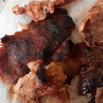 Beysos Döner'de Kalite Düşüşü: Yanık Tavuk ve Hamurlaşmış Lavaş Hayal Kırıklığı Yarattı