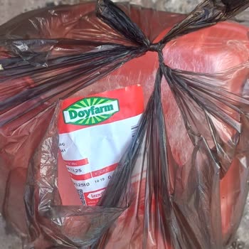 A101 Şubesinde Son Kullanma Tarihi Geçmiş Ürünlerin Uygunsuz Atılması