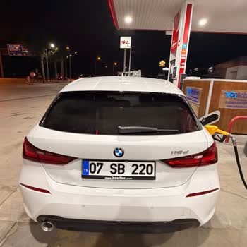 BMW F40 Arka Stop Lambalarında Kendiliğinden Oluşan Çatlaklar: Üretim Hatası Şüphesi