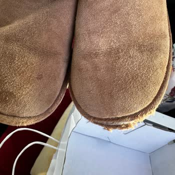 Botas UGG se rompen en poco tiempo, experiencia frustrante