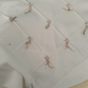 Kayra Giyim Sweatshirtün Birçok Yerinde Pas Lekeleri Oluşması