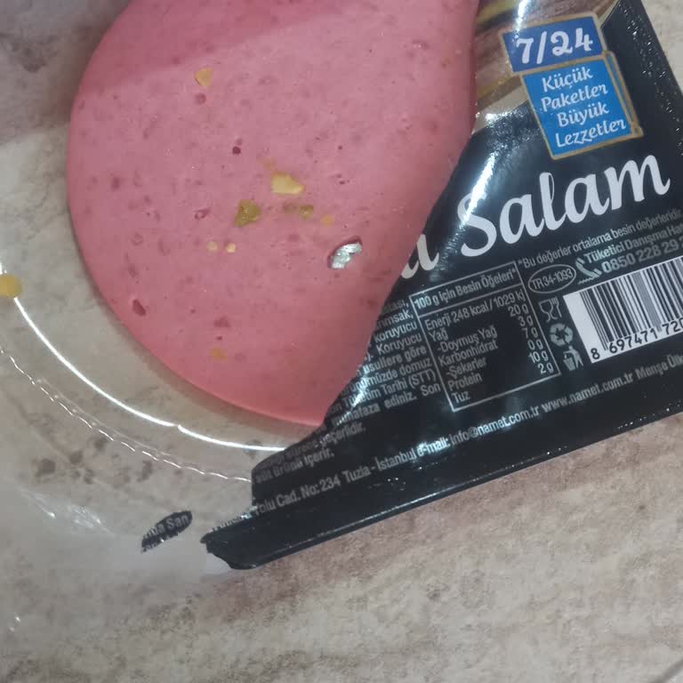 Sevilen Salamdan Çıkan Metal Parça Aile Sağlığımızı Riske Attı