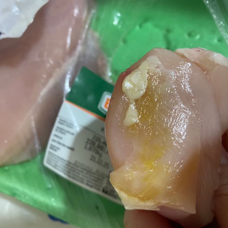 Aldığım Tavukta Sararma Sorunu Yaşadım, Tazelik Ve İade Konusunda Endişeliyim