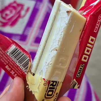 A101'den Aldığım Ülker Dido Trio Çikolatada Küf Benzeri Görüntü Ve Sağlık Endişesi