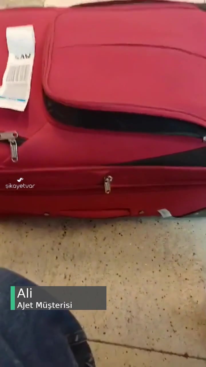 Bavul Parçalandı Ajet Bizi Mağdur Etti! videonun kapak resmi