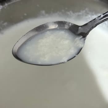 Yoğurt Dükkanı Her İki Alışverişimde De Süt Kesildi ve Bozuk Çıktı