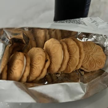 Eti Kremalı Bisküvinin İçinden Böcek Çıktı