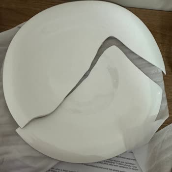 Schaferdan Aldığım Çeyiz Seti Defolu Ve Kırık Çıktı Mağduriyetim Bir Aydır Çözülmedi