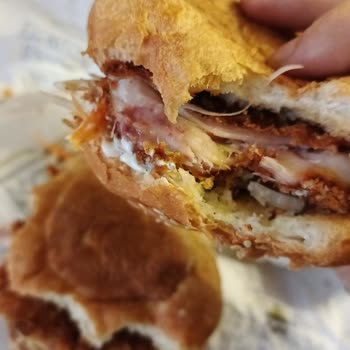 Çiğ Ve Kanlı Hamburger Gönderildi, Ücret İadesi Talebim Var