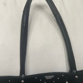 Victoria’s Secret Çantalarında Kısa Sürede Tekrarlayan Kalite Problemleri Ve Hayal Kırıklığı