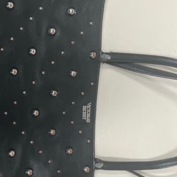 Victoria’s Secret Çantalarında Kısa Sürede Tekrarlayan Kalite Problemleri Ve Hayal Kırıklığı