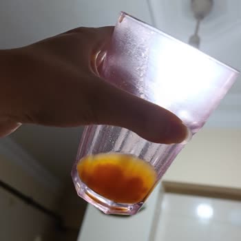 İçim Meyve Suyu Bardağa Doldurduğum Anda Ürünün İçinden Pütürlü Parçalar Çıktığını Fark Ettim