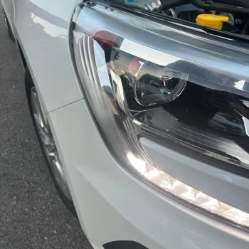 Sıfır Kilometre Renault Megane'da Teslimat Sonrası Far Ve Kapı Kusurları, Bayi Ve Marka Sorumluluk Almıyor