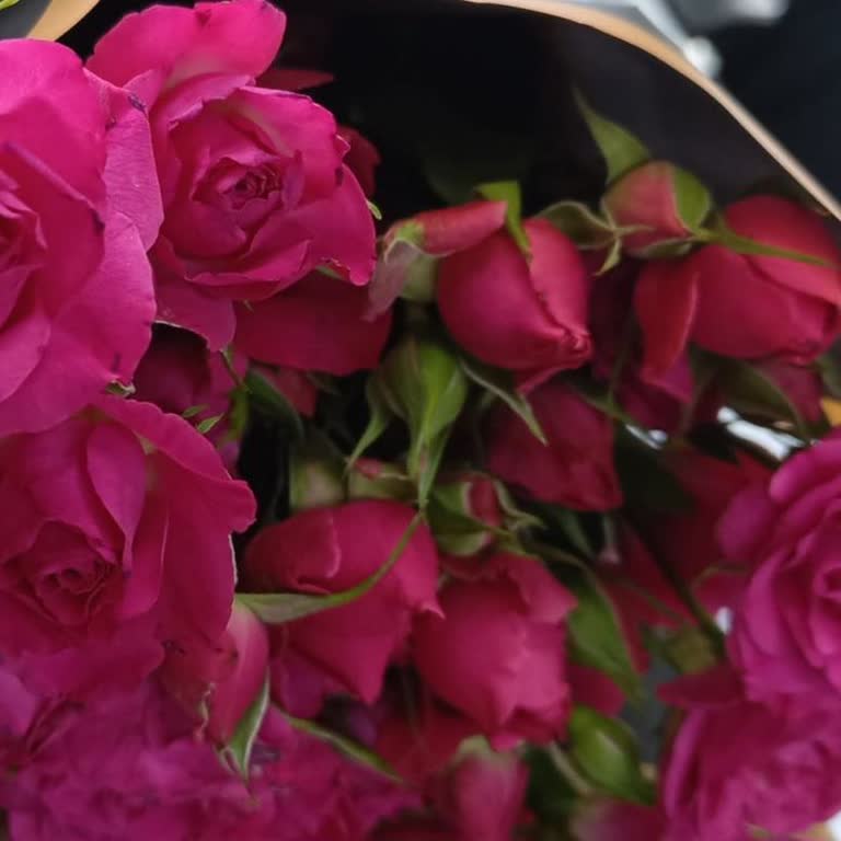 Görseldekiyle Uyuşmayan Ve Kalitesiz Gül Aranjmanı Nedeniyle İade Talebi