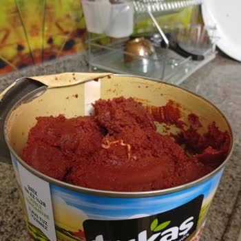 Tukaş Domates Salçasında Plastik Parça Çıkması Nedeniyle Hayal Kırıklığı Ve Güven Kaybı