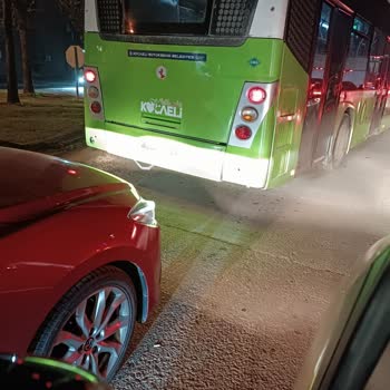 UlaşımPark Otobüs Şoförünün Trafik Güvenliğini Tehlikeye Atan Davranışı