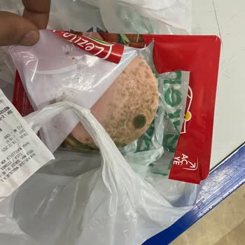 BİM Şubesinden Satın Alınan Salamın Bozuk Ve Küflü Çıkması Nedeniyle Sağlık Riski Ve Denetim Eksikliği