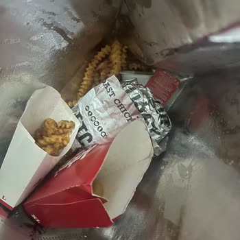 Getir Yemek Siparişim Dökülmüş Ve Islak Teslim Edildi, Mağduriyetim Giderilmedi