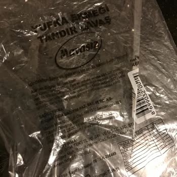 Lavaş Ekmeğin İçinden Metal Parça Çıktı, Müşteri Hizmetlerine Ulaşılamadı