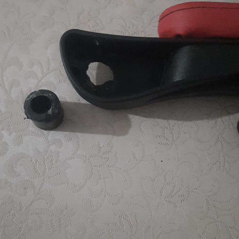 Adore Mobilya Kısa Sürede Kırılan Kol Dayama Ve Çözüm Bekleyen Garanti Süreci