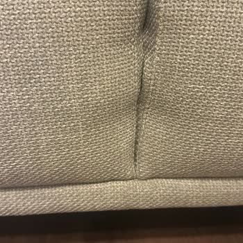 Sıfır Alınan Koltukta İskelet Ve Dikiş Hataları Değişim Talebim Reddedildi