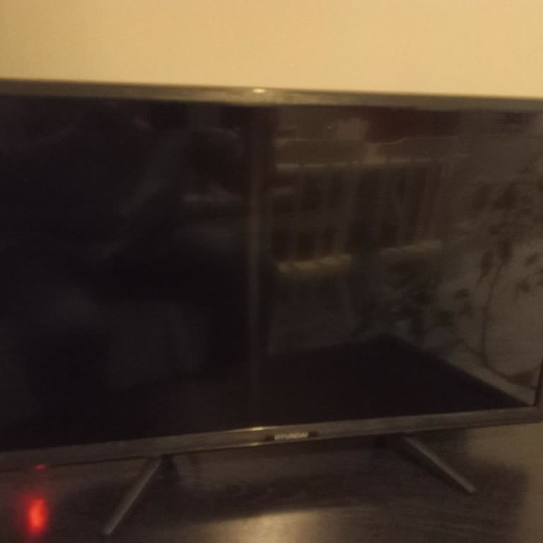 Yeni Aldığım Hyundai TV’de Çatlak Sesler, Yanık Kokusu Ve Hoparlör Arızası Yaşıyorum