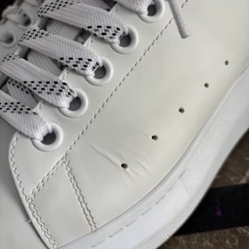 A101den Alınan Alexander McQueen Ayakkabıda Kabarma Ve Orijinallik Şüphesiyle Mağduriyet