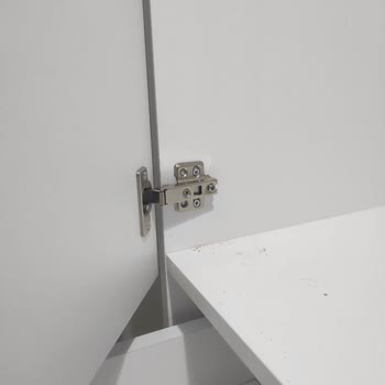 Vivense Defective Wardrobe Doors Don’t Close, Labeled as User Error