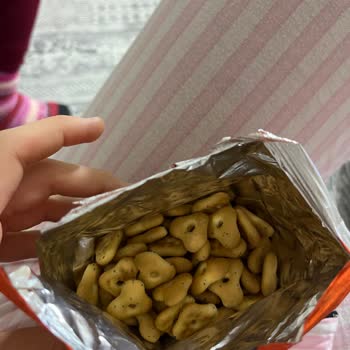 Aldığım Krakerin Tadı Ve Rengi Bozuk Çıktı, Endişelendim