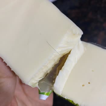 Satın Aldığım Kaşar Peynirinin İçinden Kıl Çıkması Nedeniyle Hijyen Ve Sağlık Endişesi