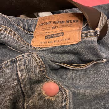 Colin's'ten Aldığım 5 Kot Pantolonun Hepsi Kısa Sürede Yırtıldı, Müşteri Hizmetlerinden Yanıt Alamıyorum