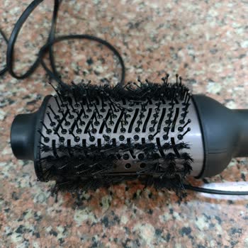 Arzum Saç Şekillendirici Kısa Sürede Bozuldu Ve Sürekli Durup Çalışıyor