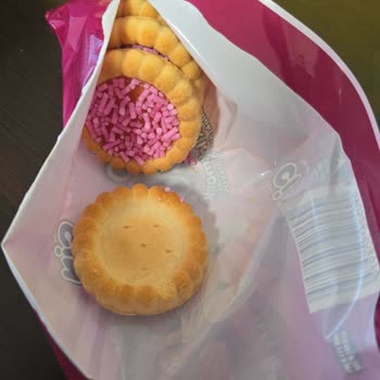 Eti Cin Çilekli Bisküvide Jöle Eksikliği: Kalite Kontrolünde Ciddi Aksaklık