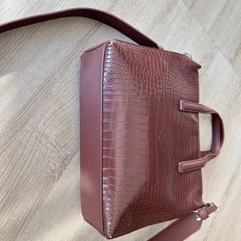 Calvin Klein Çantam Bir Yılda Kullanılamaz Hale Geldi, Boyner Sorumluluk Almıyor