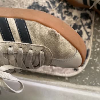 Adidas Ayakkabım Kısa Sürede Yırtıldı, Garanti Kullanıcı Hatası Dedi