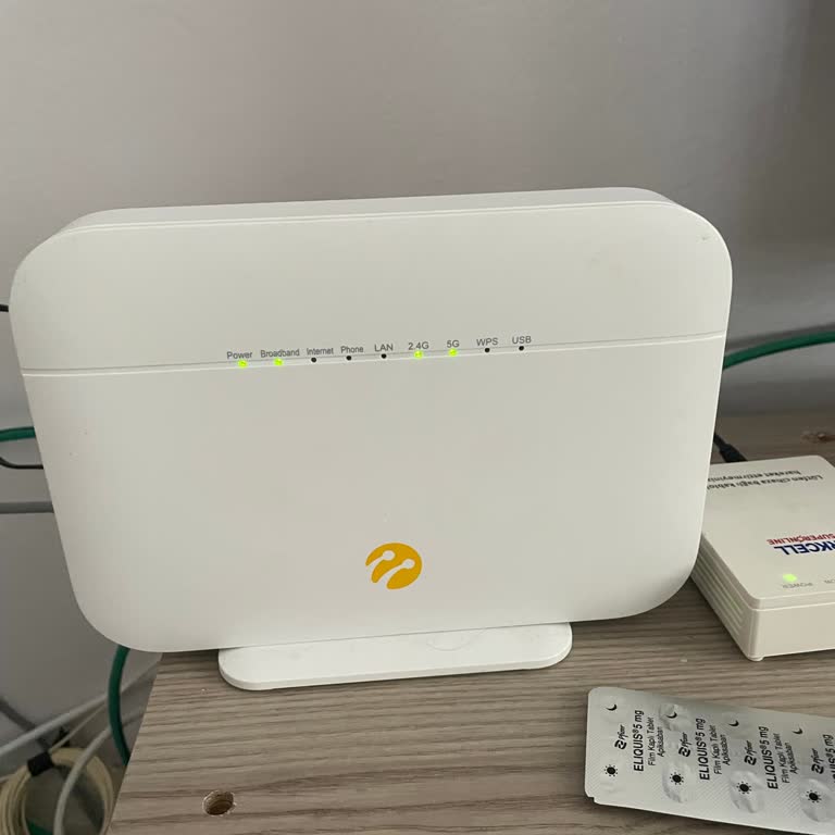 8 Gündür İnternetsizim, Sorun Çözülmüyor Ve Taahhüt Bedeliyle Mağdur Ediliyorum