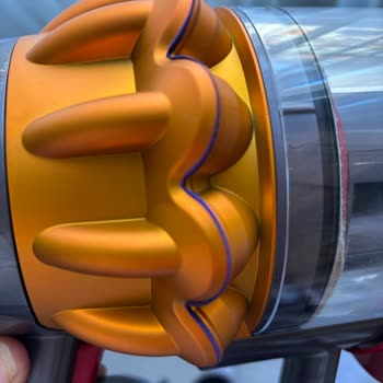 Dyson V15 Süpürgede Tekrarlayan Soyulma Ve Kararma Sorunları: Kalite Beklentimi Karşılamayan Ürün Ve Yetersiz Çözüm