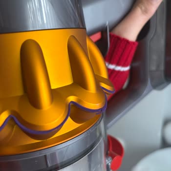 Dyson V15 Süpürgede Tekrarlayan Soyulma Ve Kararma Sorunları: Kalite Beklentimi Karşılamayan Ürün Ve Yetersiz Çözüm