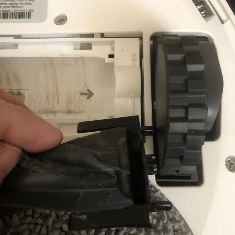 Yeni Alınan Roborock Süpürge Fırçası Hızla Deforme Oldu