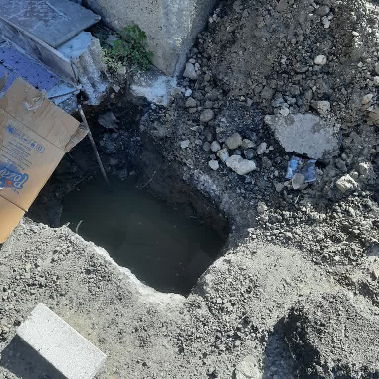 Kanalizasyon Taşkını Mahallemizde Sağlığı Ve Güvenliği Tehdit Ediyor