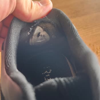 Kısa Sürede Deforme Olan Ayakkabı İçin Olumsuz İnceleme Sonucu Ve Değişim Talebi