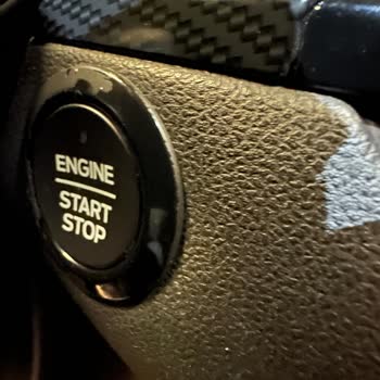 2022 Model Ford Kuga'da Direksiyon Ve Düğmelerde Erken Deformasyon Sorunu