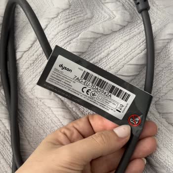 Dyson Airwrap Cihazımda Güç Ve Hijyen Sorunu: Kullanılmış Parça Değişimiyle İlgili Memnuniyetsizlik