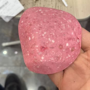 Namet Salamda Yabancı Madde Ve Hijyen Endişesiyle Büyük Hayal Kırıklığı